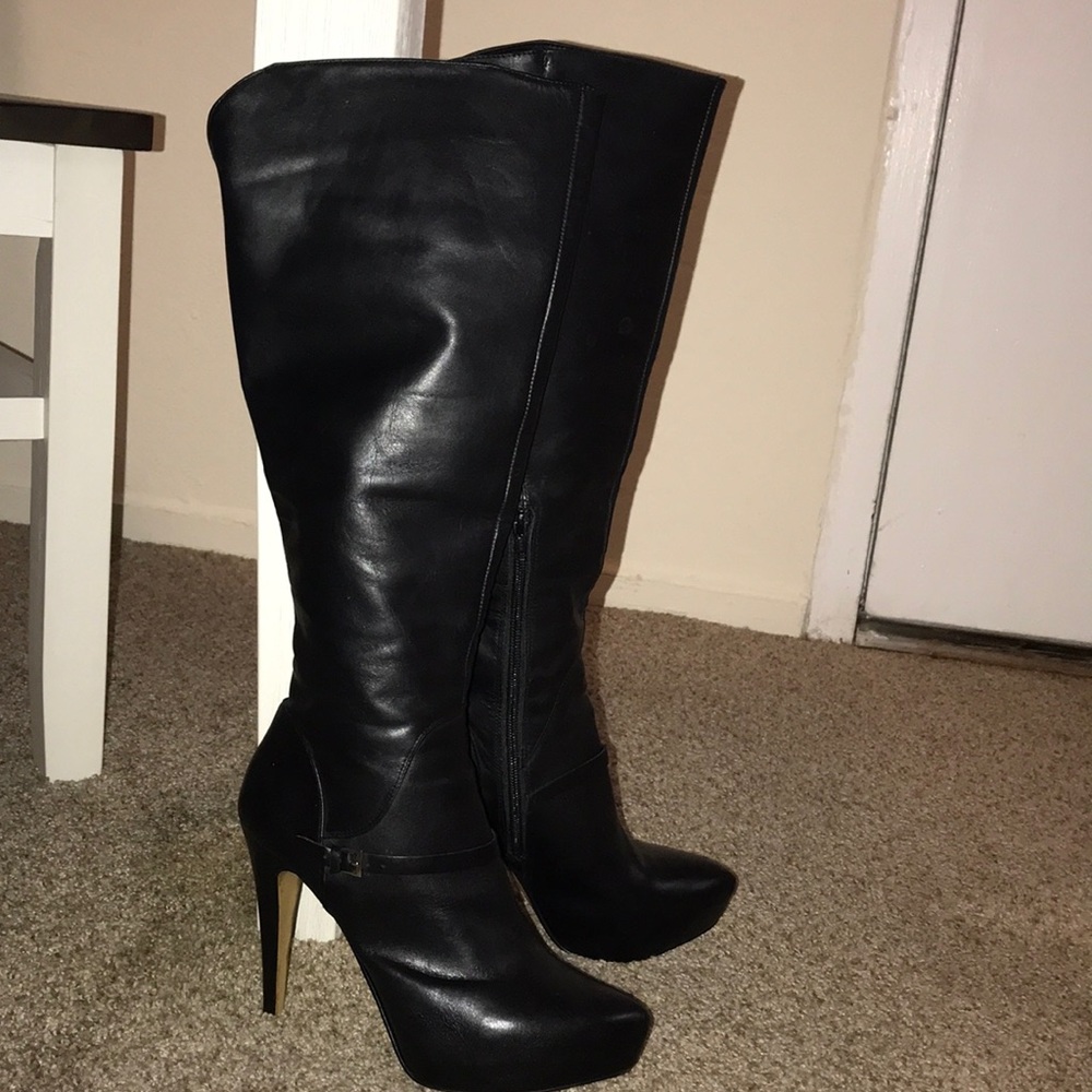 Black leather Nine West boots